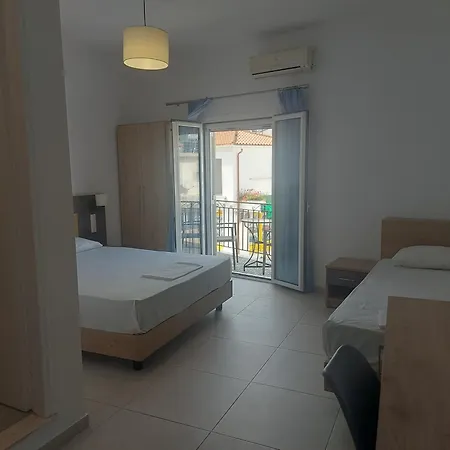 Karafelas * スキアトスタウン